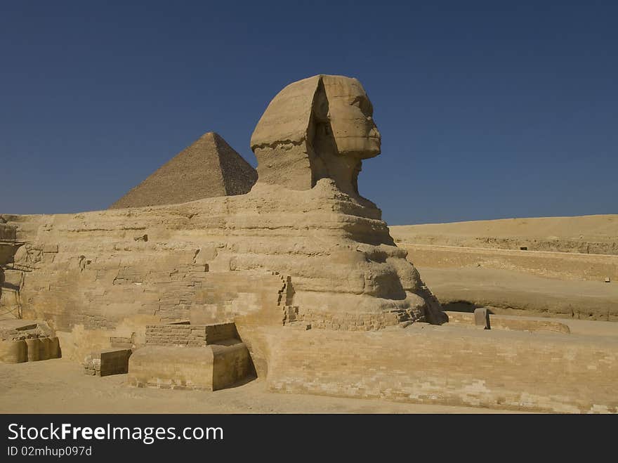 Desert view on Sfinks and pyramid in Giza, Egypt