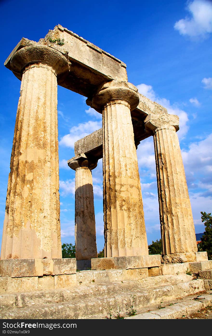 Apollon temple in corinth