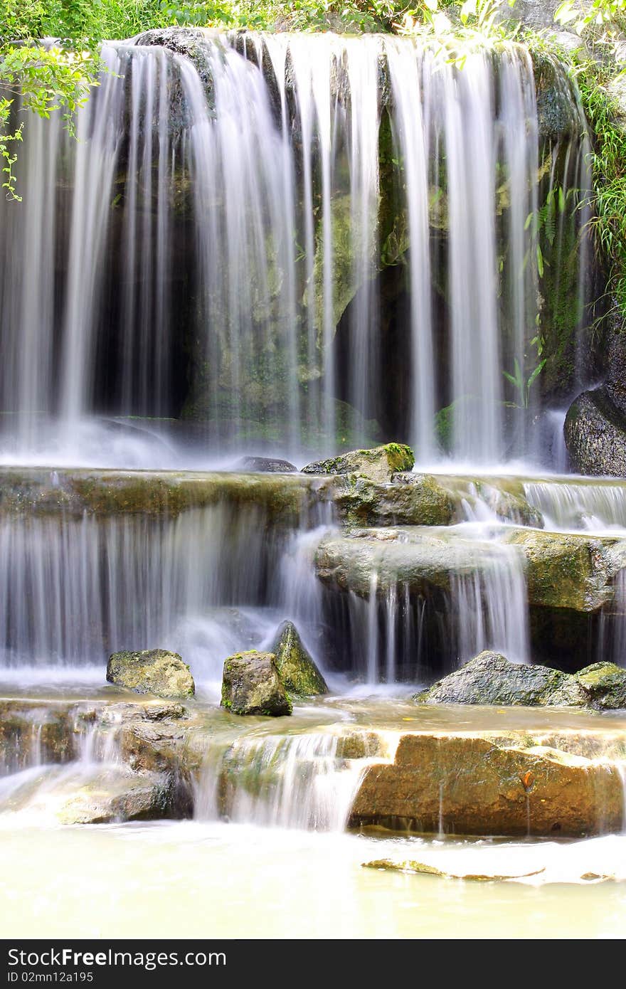 Lower section of main waterfall, Dingmans Falls. Lower section of main waterfall, Dingmans Falls.