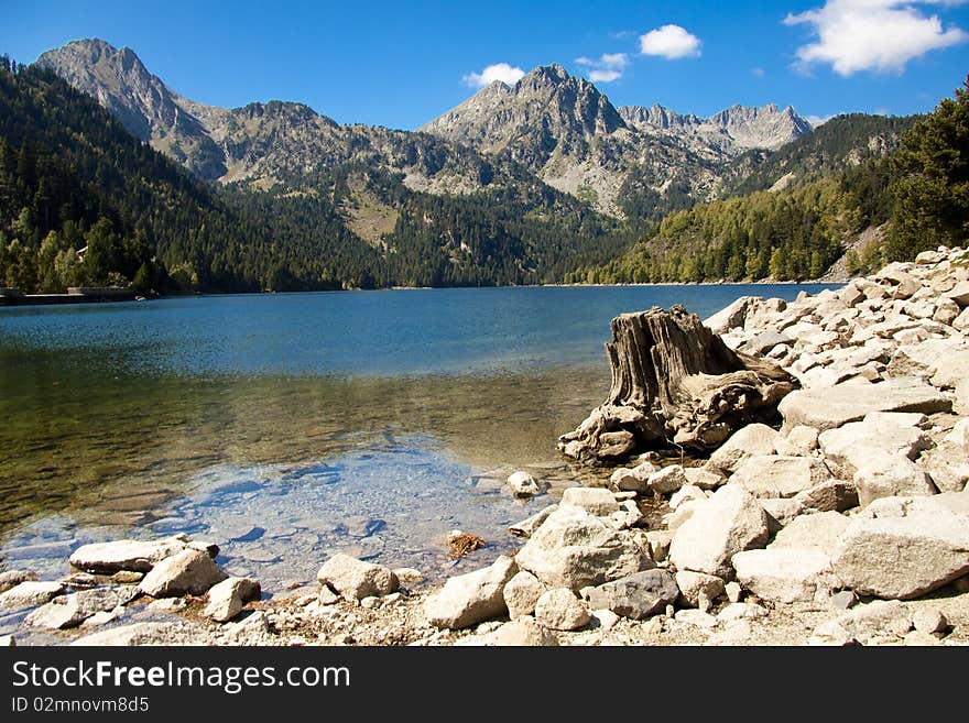 Sant Maurici Lake. Summer Day.