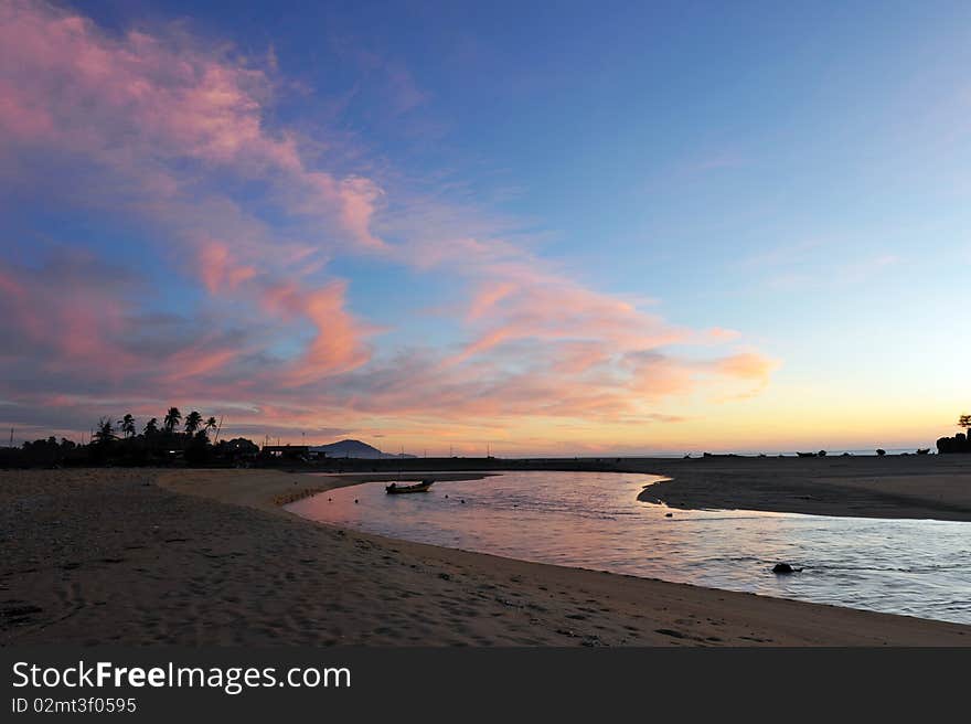 Sunrise over Kemasik beach in Trengganu,Malaysia. Sunrise over Kemasik beach in Trengganu,Malaysia.