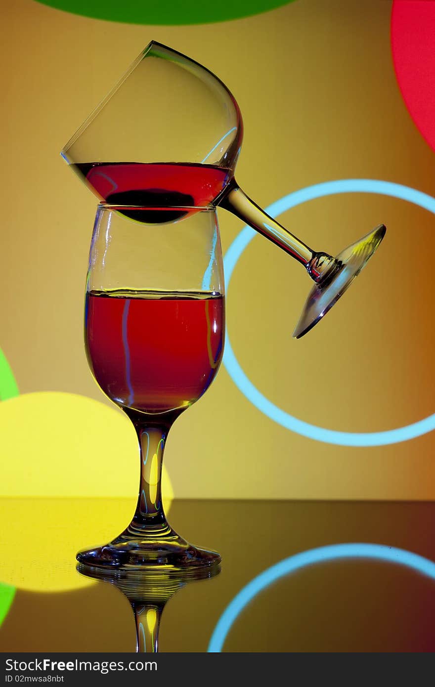 Wine glasses on circle background