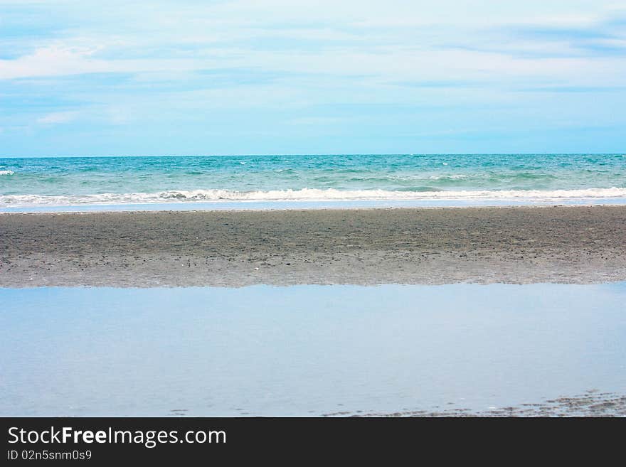 The large transparent sea in the south sea of thailand.