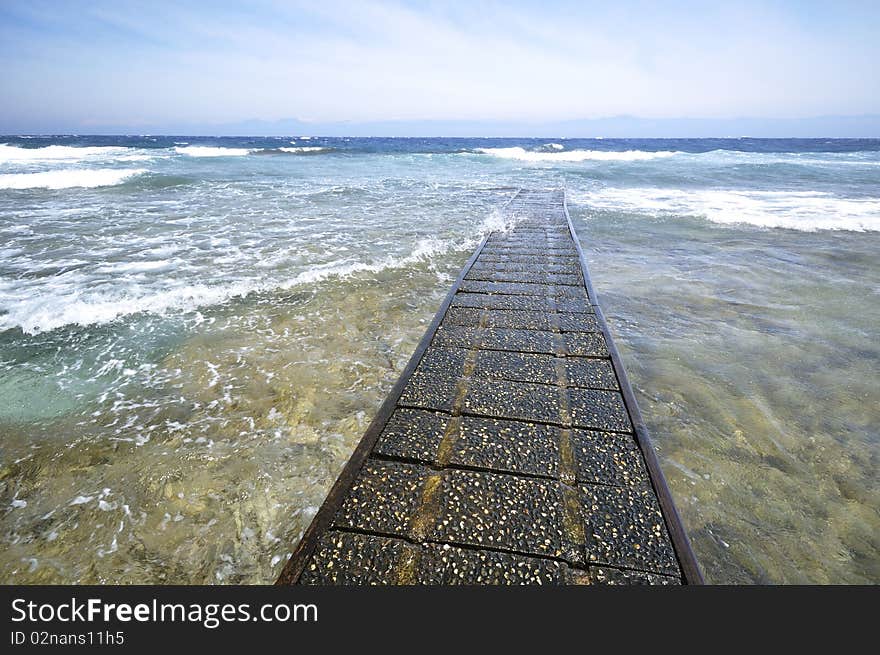 A path down to the ocean