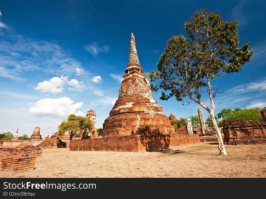 The ancient pagoda at Watmahathat in Thailand