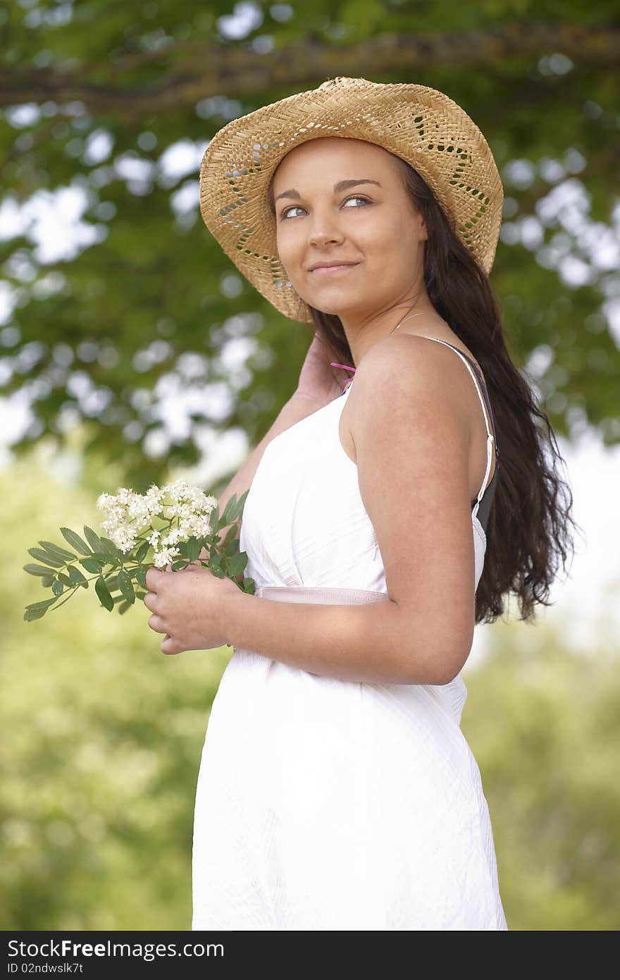 Girl wearing summer hat