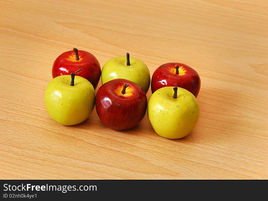 Six apples that is three green and three red