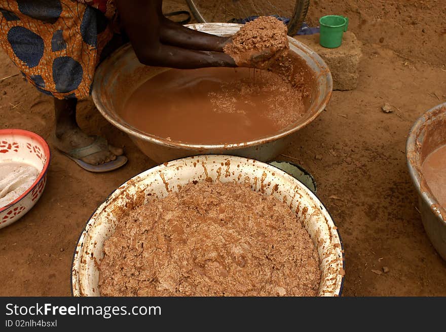 Karitè cream processing in Africa