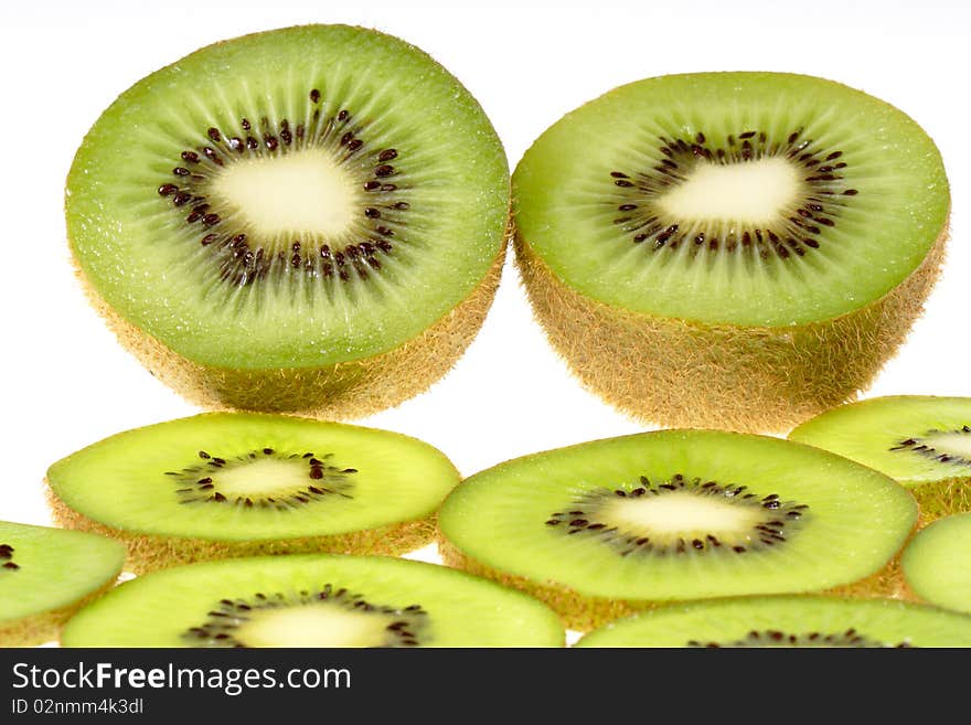 Fresh delicious kiwi fruit slices