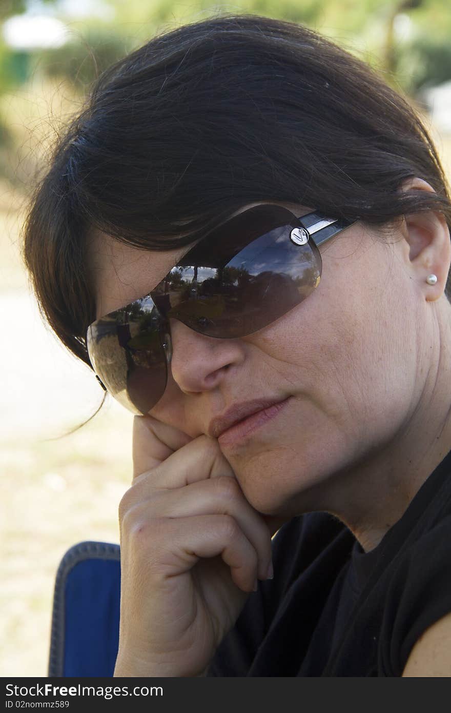 Portrait of woman with sunglasses