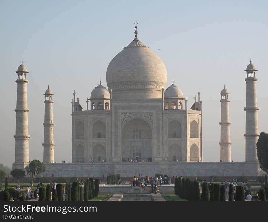 Full view of the Taj Mahal mosque