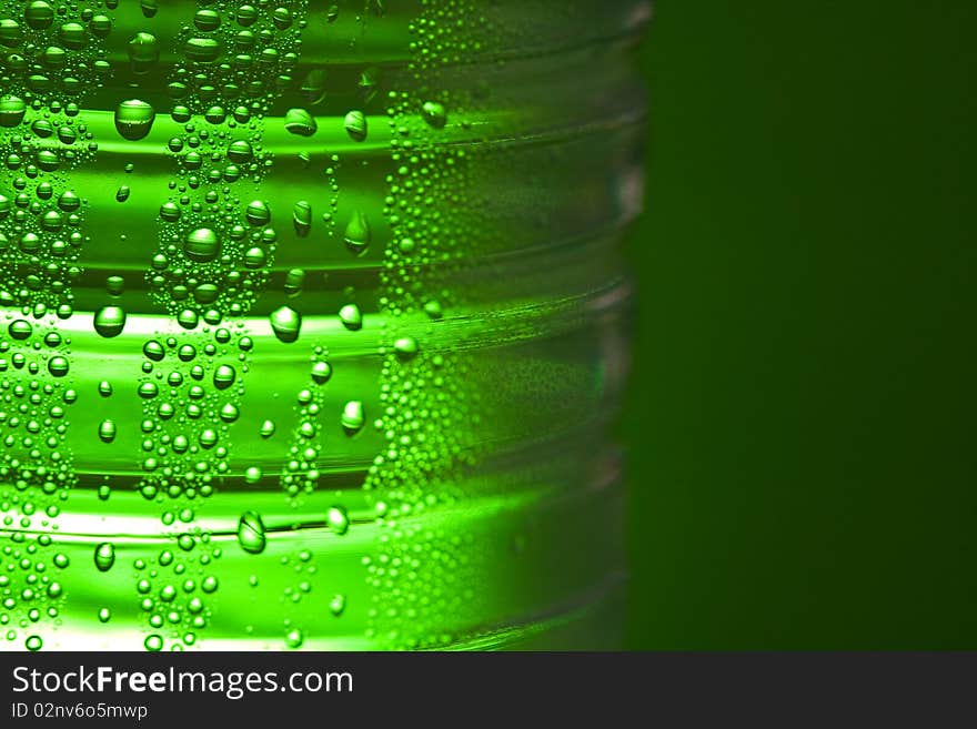 Pattern of green water on the bottle