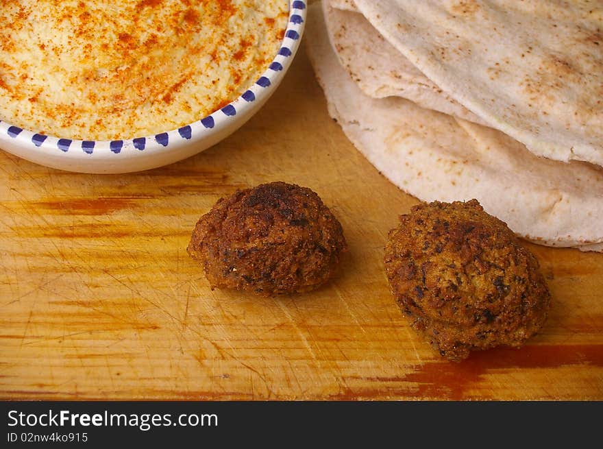 Hummus dip with falafel