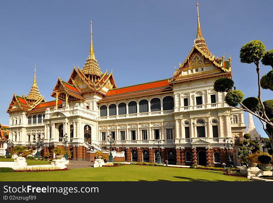 A royal chapel, The palace conclud several impressive buildings including Wat Phra Kaeo