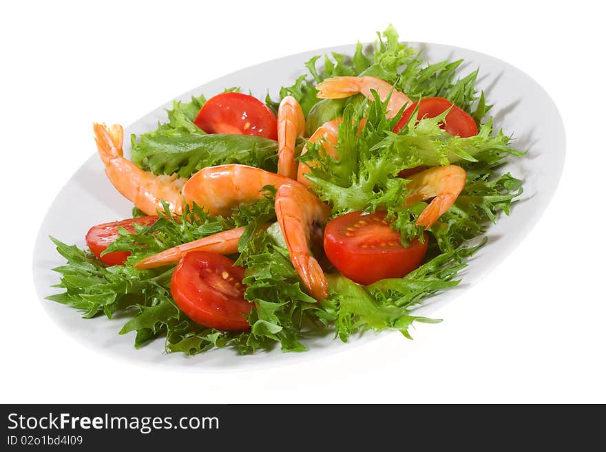 Salad with shrimps and tomato