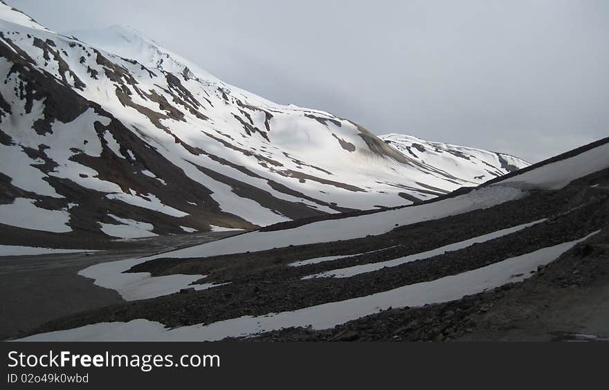 Landscape at the top of Baralacha Pass (4890m), a mountain pass connecting in Lahaul, Himachal Pradesh to Ladakh in Jammu and Kashmir. Landscape at the top of Baralacha Pass (4890m), a mountain pass connecting in Lahaul, Himachal Pradesh to Ladakh in Jammu and Kashmir.