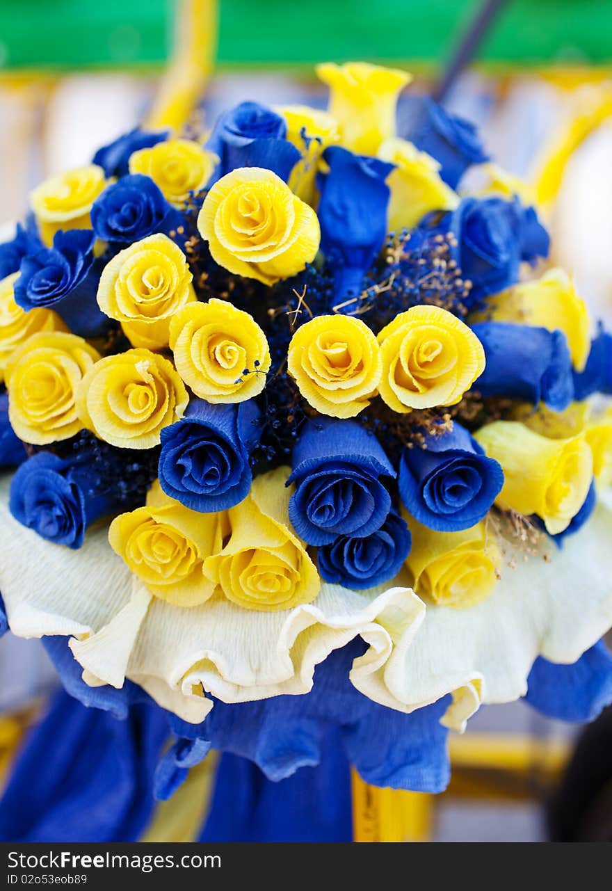 Bouquet of yellow and blue roses