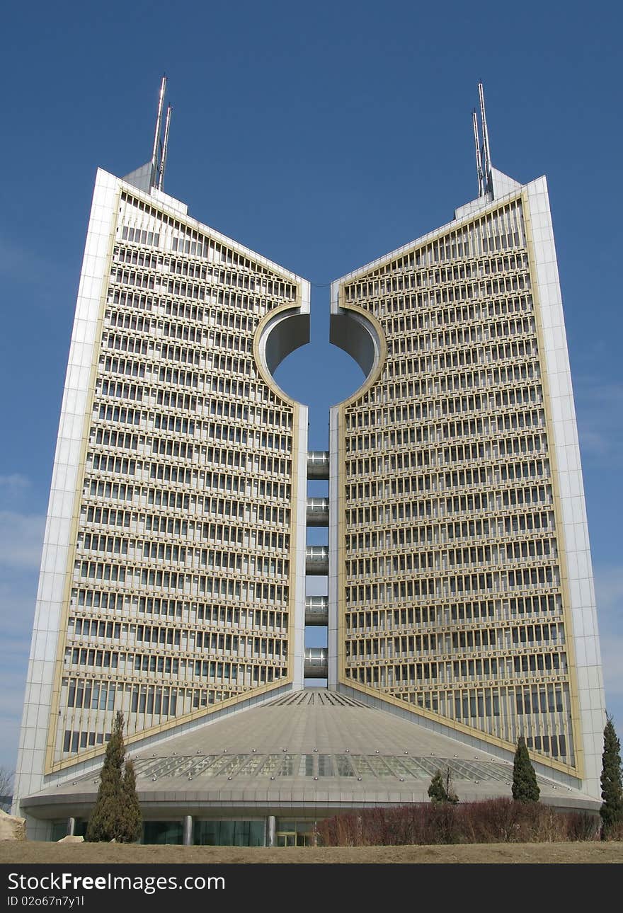 Lock shape office building