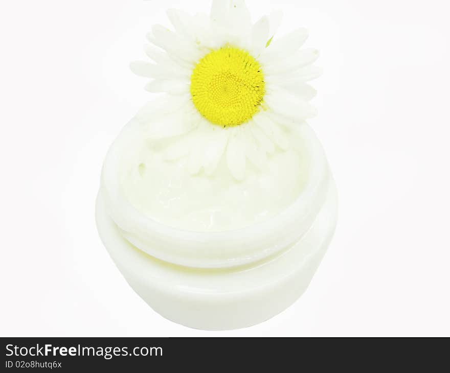 Cosmetic creme for face with daisy essence