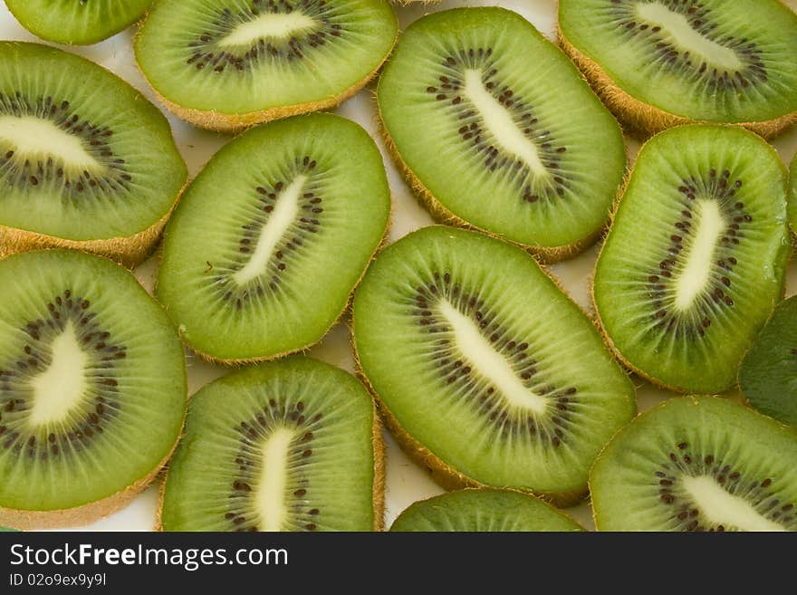 Slices of kiwi