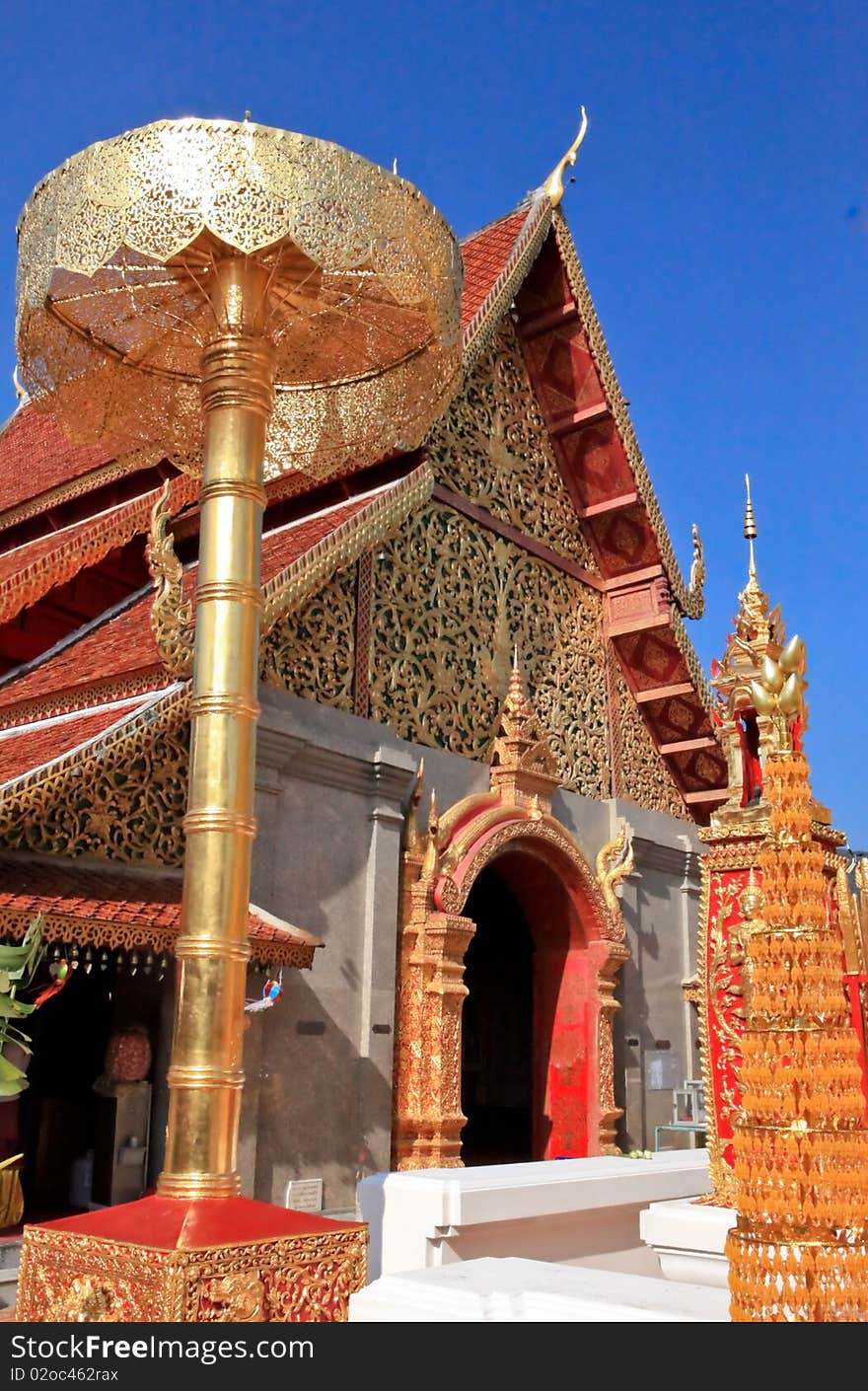 One of the very beautiful golden temple in the northern Thailand. One of the very beautiful golden temple in the northern Thailand.