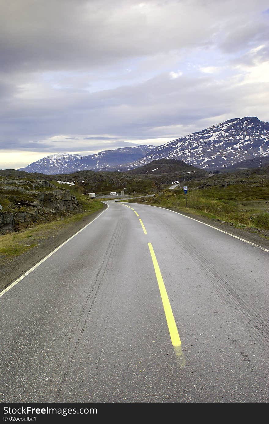 Road To Mountains Of Norway. Pass Bjornfild.