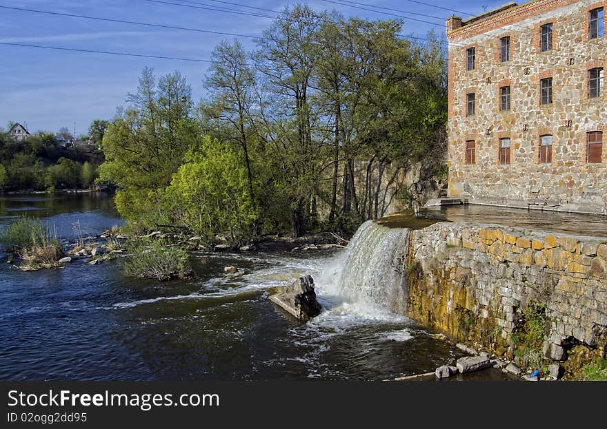 Old dam on Ros river