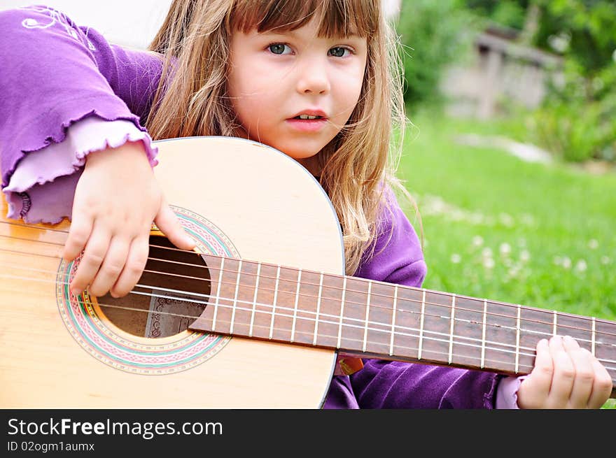 Girls playing in nature gitru. Girls playing in nature gitru