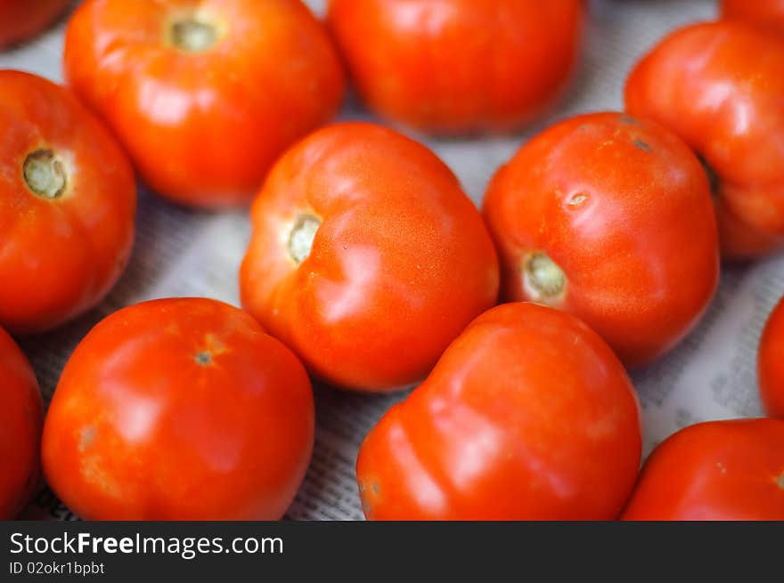 Loose Tomatoes