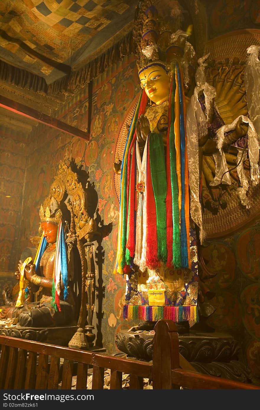 Baiqoi monastery Buddha