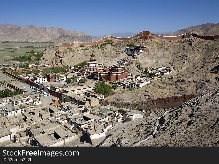 Gyangze baiqoi monastery