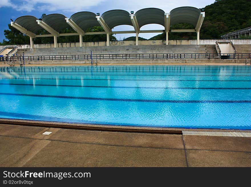 Swimming pool for competition stadium