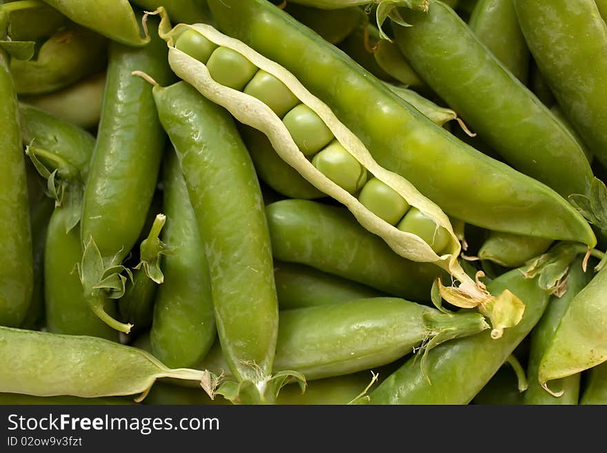 Vegetables  peas  fresh