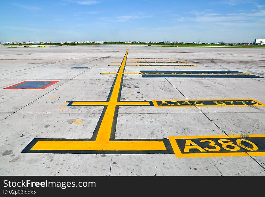 Yellow taxi line for parking