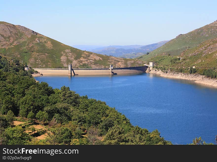 Dam blocked a mountain rivers. Dam blocked a mountain rivers