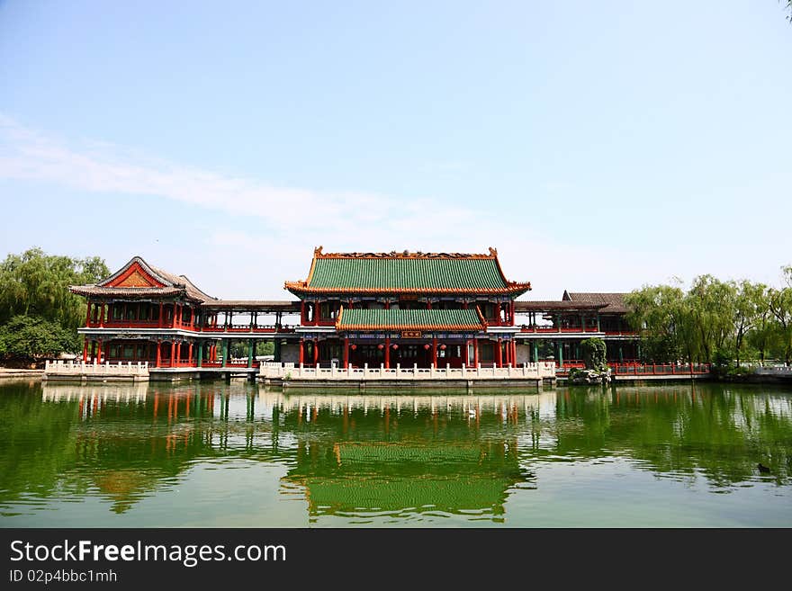 There is Dragon chant palace in Beijing
Longtan lake garden in China.The dragon chant palace is very splendor.