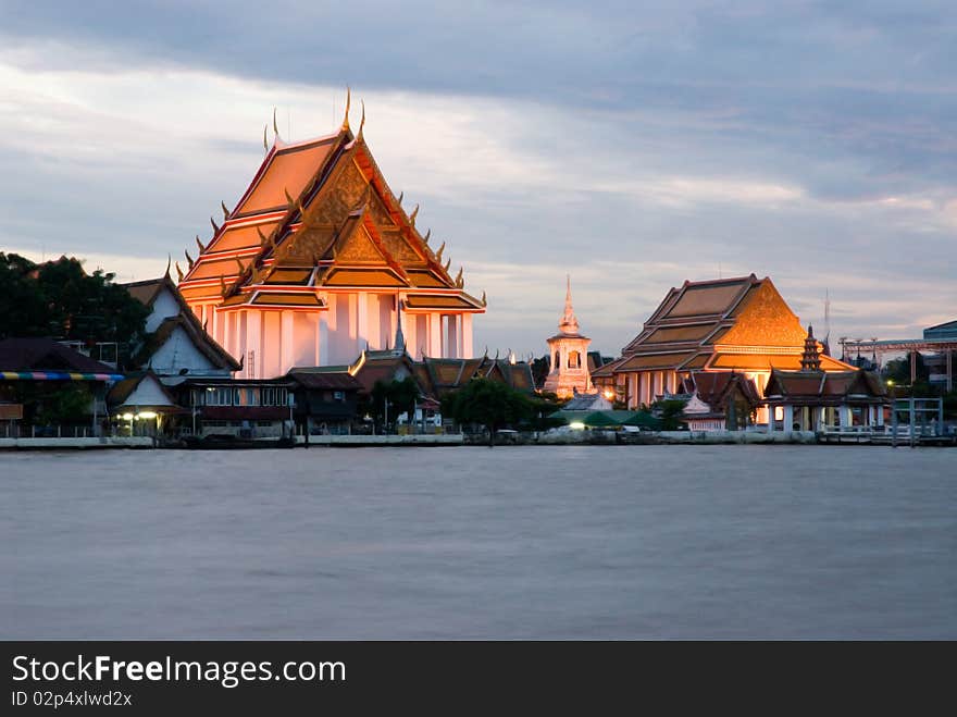 The Temple in bangkok , Thailand is famouse on Chao Phya River .