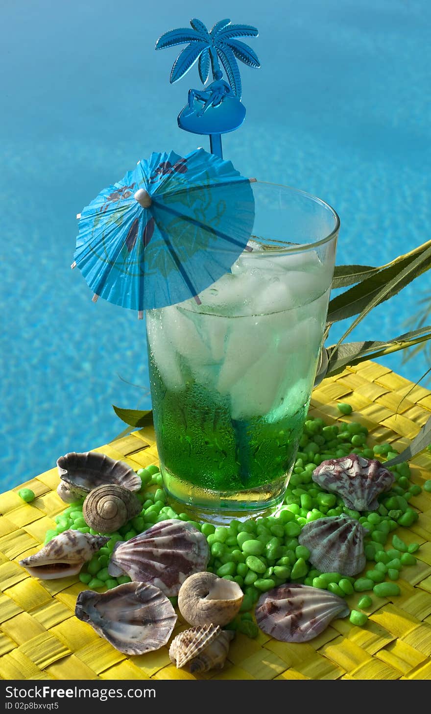 Iced drinks Placed on board in private pools. Iced drinks Placed on board in private pools.