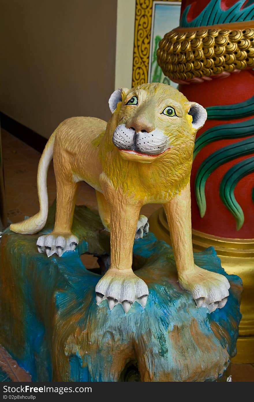 Chinese lion statue