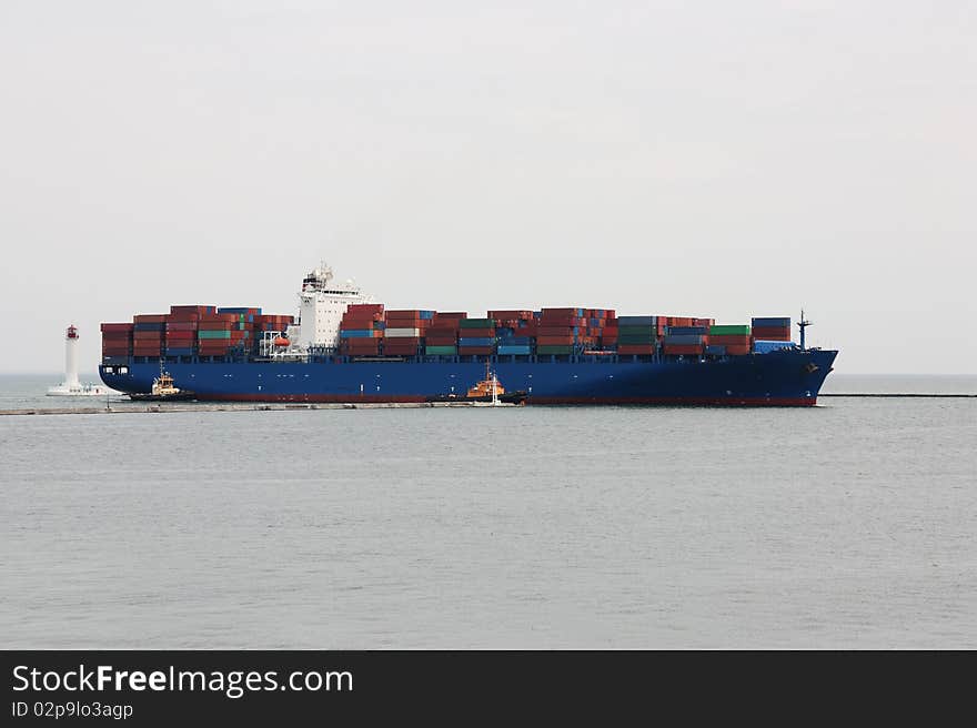 Container vessel