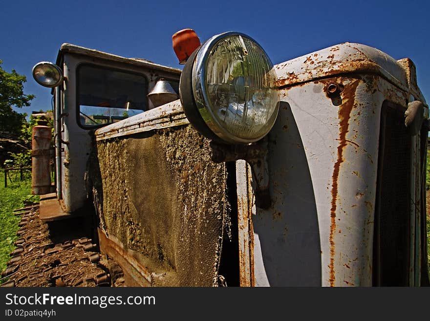 Archaic tractor