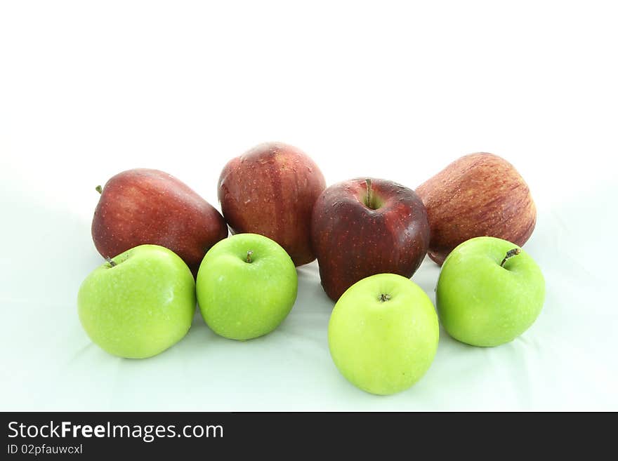 Four red appple and four green apples on white blackground ,isolate. Four red appple and four green apples on white blackground ,isolate