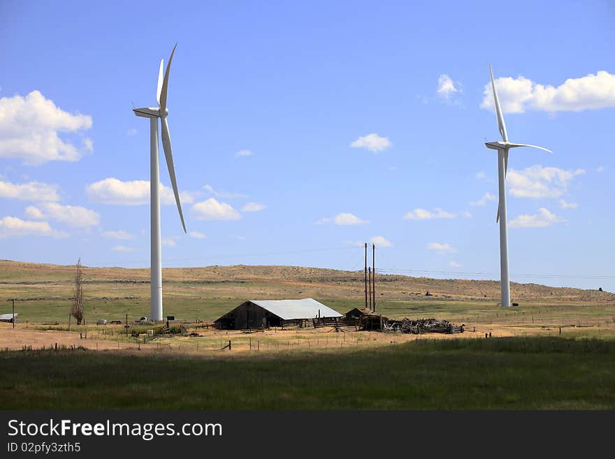 Wind turbines in a farm field in eastern Washington state. Wind turbines in a farm field in eastern Washington state.