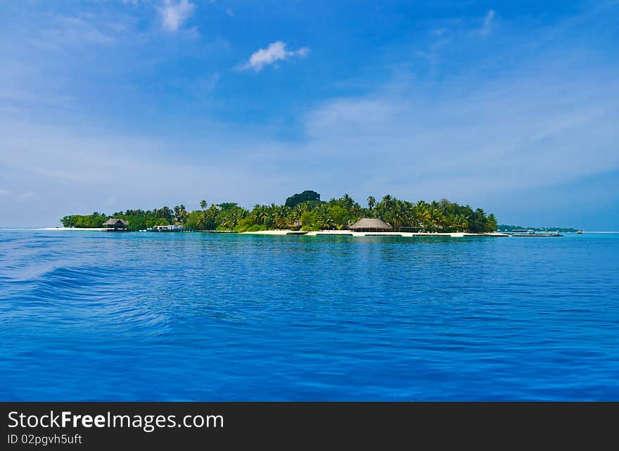 Tropical island in ocean - vacation background