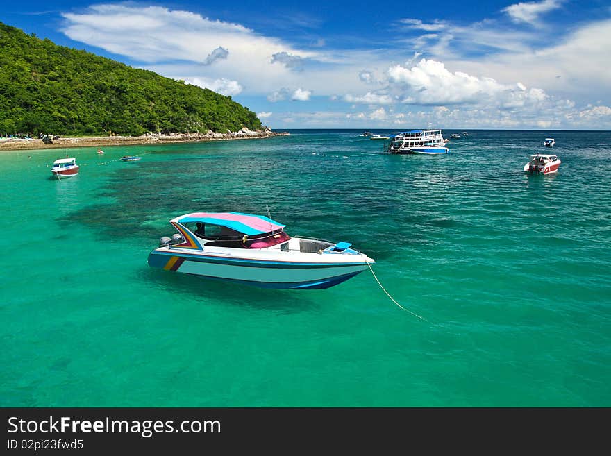 Lan island. The beach of Thailand