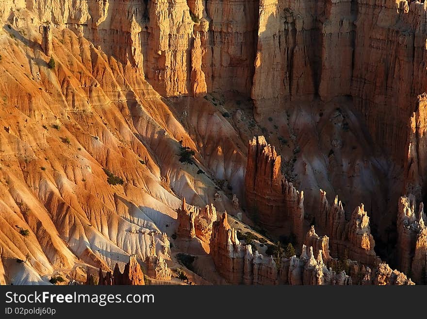 The beautiful landscape is reflected in his beautiful image. The beautiful landscape is reflected in his beautiful image.