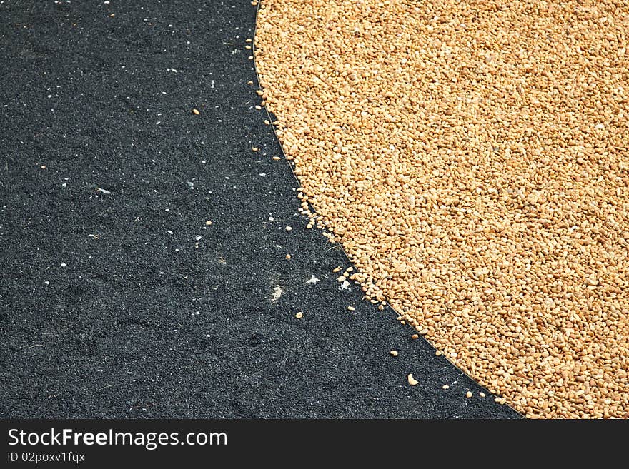 Yellow and black pebble floor