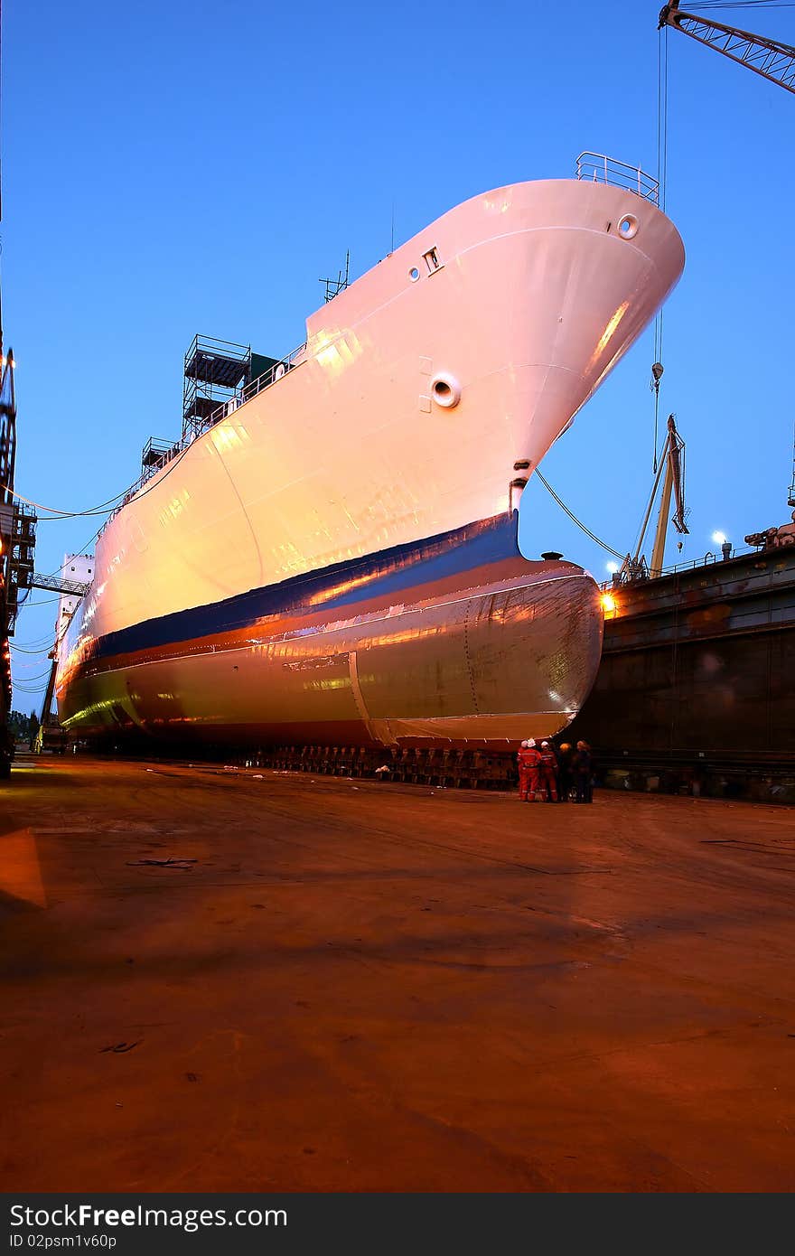 Last visual inspection of the vessel at the dock before painting. Last visual inspection of the vessel at the dock before painting