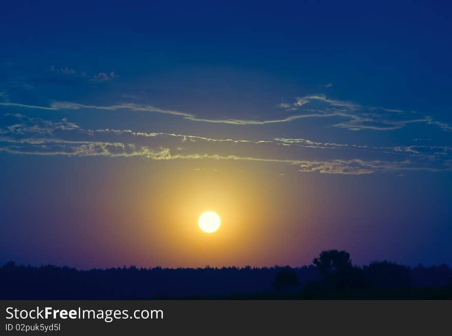 Decline in clouds of the sun with beams background. Decline in clouds of the sun with beams background