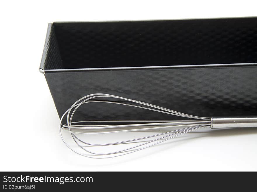 Box form with whisks